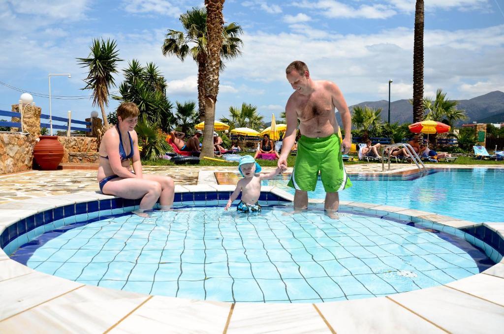 Cretan Family Apartments Малиа Экстерьер фото